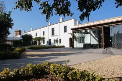 an external view of the building at Huerto del Medico in Reig