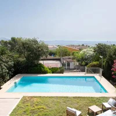 Charming house with private tennis court and pool