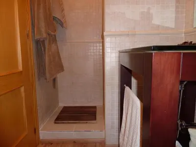 a bathroom with a shower with a shower at Apartamento con encanto CORONA in Valencia