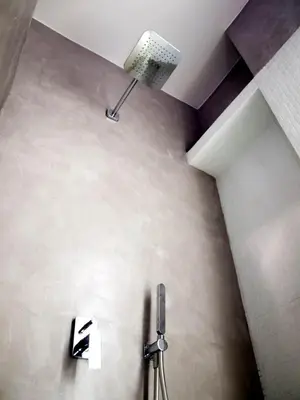 a room with a ceiling with a light and a lamp at Casita artista en bello edificio barrio Ruzafa in Valencia