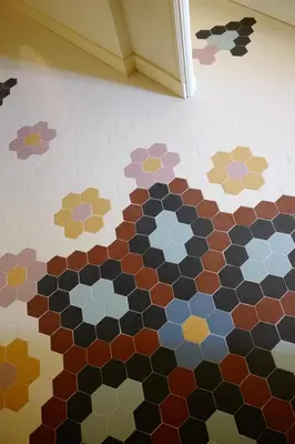 a floor with a hexagonal pattern on the floor at Casa Clarita in Valencia