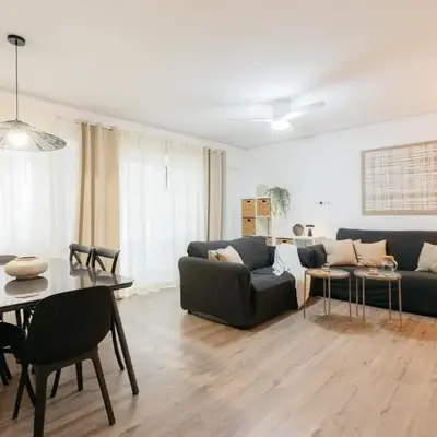 Your Sunny & Spacious Portview Home
