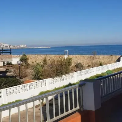 Vacansis Habitaciones Privada en una Villa a un paso del Mar en Cullera